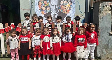 Efeler'in minikleri 23 Nisan'ı kutladı
