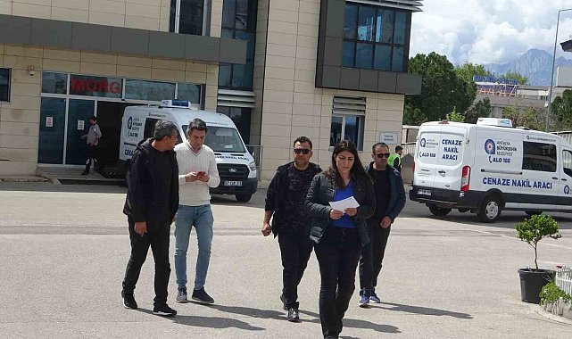 Ekmek almak için markete giden yaşlı adam çöp kamyonunun altında hayatını kaybetti