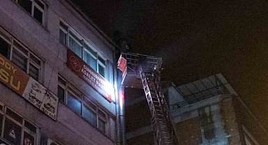 Elazığ'da bacadan yükselen yoğun duman korkuttu