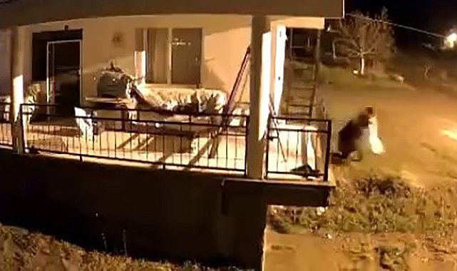 Elazığ'da çaldıkları eşyaları çarşafa sarıp götüren şüpheli yakalandı