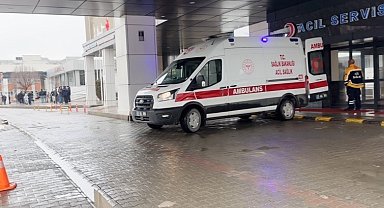 Elazığ'da inşaat iskelesi çöktü: 4 işçi yaralandı