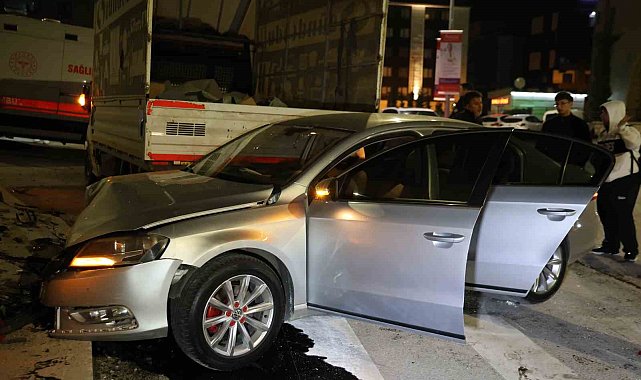 Elazığ'da pikap ile otomobil çarpıştı: 5 yaralı