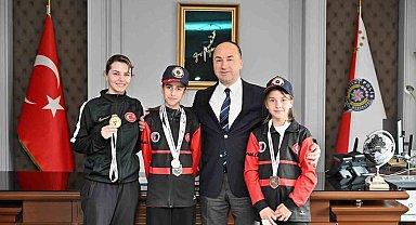 Emniyet Müdürü Tolga Yılmaz şampiyon sporcuları misafir etti