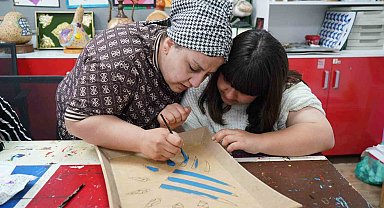 Engelsiz Yaşam Merkezi engelleri sanatla aşıyor