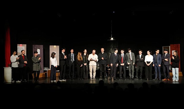 Erzurum Lisesi öğrencilerinden anlamlı sahne: "12 Öfkeli" büyük beğeni topladı