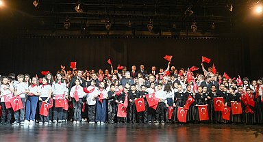 Erzurum'da çocuklar gönlünce bayramlarını kutladı