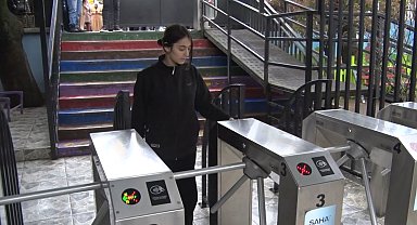 Esenyurt Ortaokulu'nda 6 yıldır uygulanan kartlı turnike sistemi velilere güven veriyor