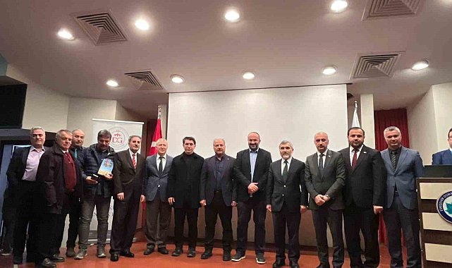 Eskişehir'de "Kayıp Coğrafya Doğu Türkistan" konferansı düzenlendi