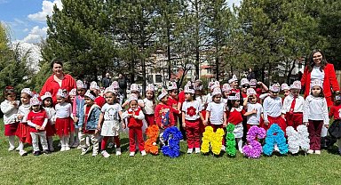 Eskişehir'de çocuklar 23 Nisan'ı oyun evlerinde kutladı