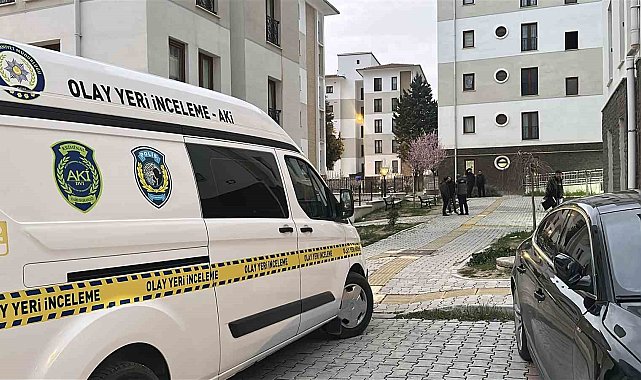 Eve giren hırsızlar yaklaşık 600 bin lira değerindeki ziynet eşyasını çaldı