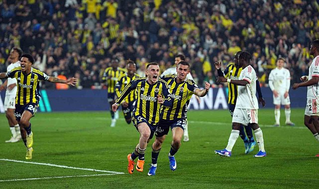 Fenerbahçe, lider Galatasaray ile puan farkını 1'e indirdi