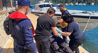 Fethiye'de koyda rahatsızlanan vatandaşa tıbbi tahliye