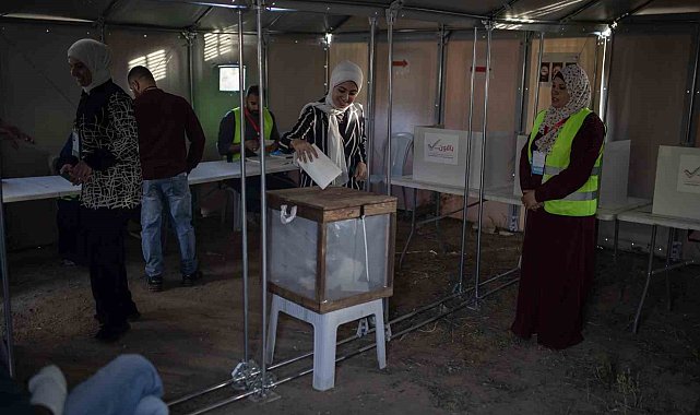 Filistinliler yerel seçim için sandık başında