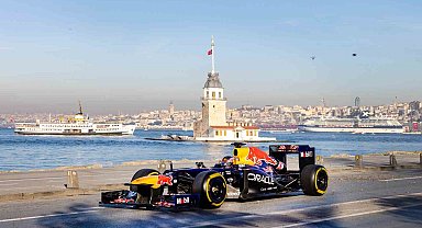 Formula 1 heyecanı 5 yıl sonra İstanbul sokaklarına taşındı