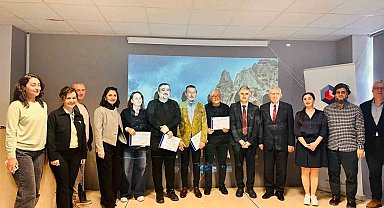 Fotoğrafın doğa, kent ve mimarlıkla kurduğu bağ ele alındı