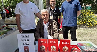 Gazeteci Mürsel Acay İzmir Kitap Fuarında okurlarıyla buluştu