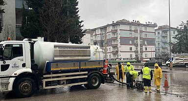 Gaziantep Büyükşehir yağışa karşı sahada