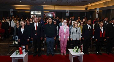 Gaziantep Kolej Vakfı'nda buruk 23 Nisan