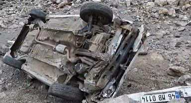 Gaziantep'te otomobil dere yatağına uçtu, sürücü yaralandı