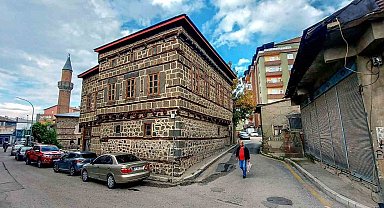 Geleneksel Erzurumevleri'nde tandırevi