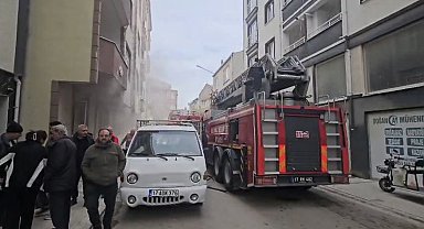 Gelibolu'da apartmanda çıkan yangın korkuttu