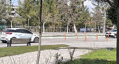 Gercüş'te bulvar işgali: Kaldırılmayan eğitim dubaları trafiği esir aldı