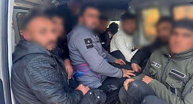 Göçmenler balık istifi gibi taşınırken yakalandılar