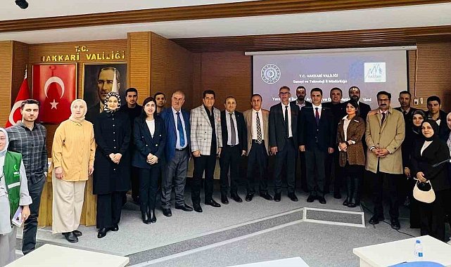 Hakkari'de "Yeni Nesil İletişim" paneli düzenlendi