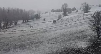 Halkapınar'da nisan ayında kar sürprizi
