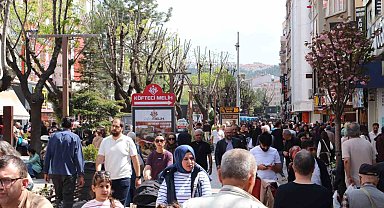 Hamamyolu'nda bahar yoğunluğu: İğne atsan yere düşmüyor