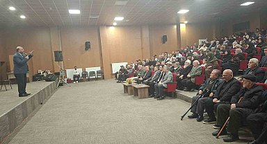 Hisarcık'ta "Gençlik ve Eğitim" konulu konferans