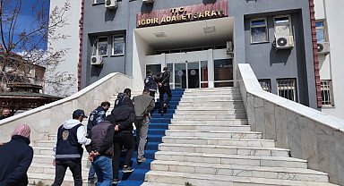 Iğdır'da göçmen kaçakçılığı şebekesine büyük darbe: 7 tutuklama