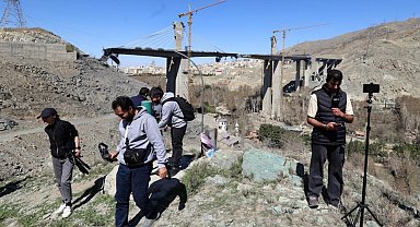 İran'ın en yüksek köprüsünde oluşan hasar görüntülendi