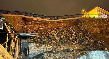 İspir'de heyelan: 2 konut boşaltıldı