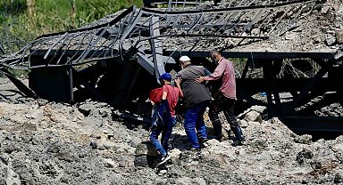 İsrail, Lübnan'ın güneyi ile bağlantıyı sağlayan son köprüyü vurdu