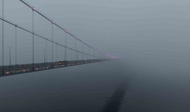 İstanbul Boğazı'nda sis etkili oluyor