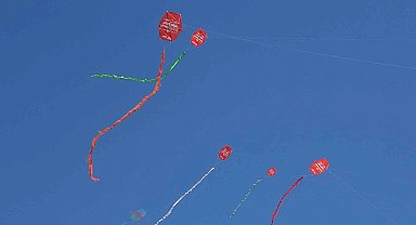 İstanbul Çekmeköy'de gökyüzünde renk cümbüşü