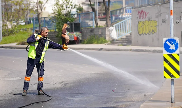 İstanbul Maltepe'de bahar temizliği hız kesmiyor
