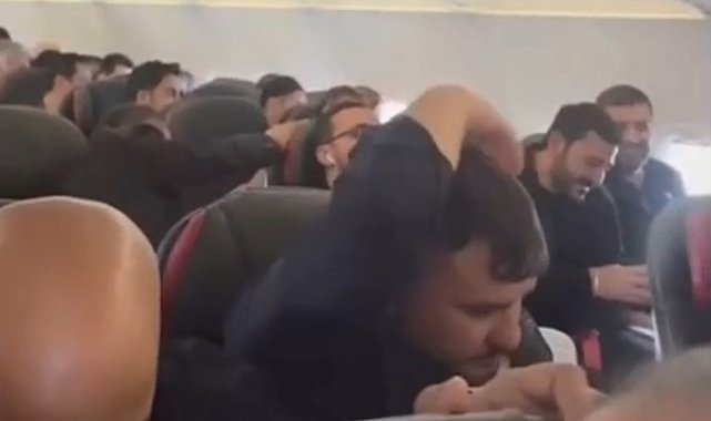 İstanbul-Van seferini yapan uçak zorlu hava şartlarına rağmen başarıyla indi