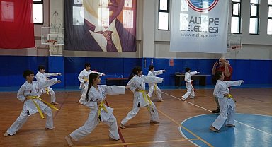 İstanbul'da Maltepe'nin karatecileri mezun oldu