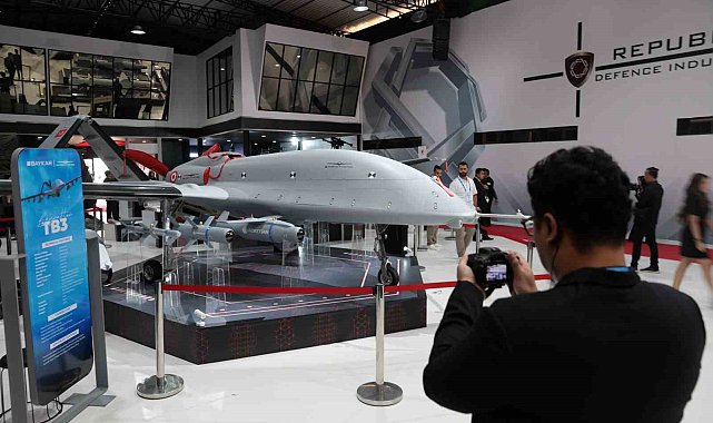 İtalya, Bayraktar TB3 SİHA'ları uçak gemisine entegre edecek