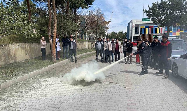 İtfaiye ekiplerinden hastane personeline yangın eğitimi