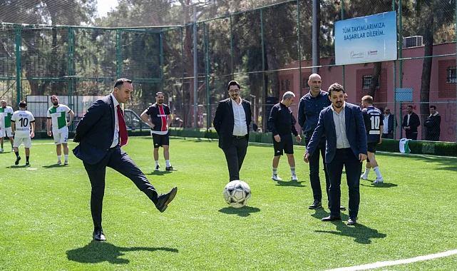 İzmir Bornova Belediyesi'nde dostluk sahaya taşındı