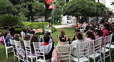 İzmir Bornova'da kütüphane haftası coşkusu