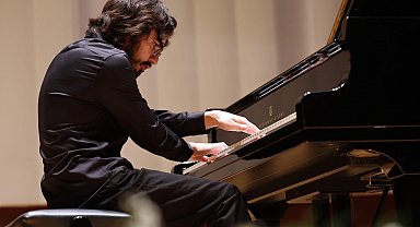 İzmir'de genç virtüöz Barok Müzik Festivali'nde ağırlandı