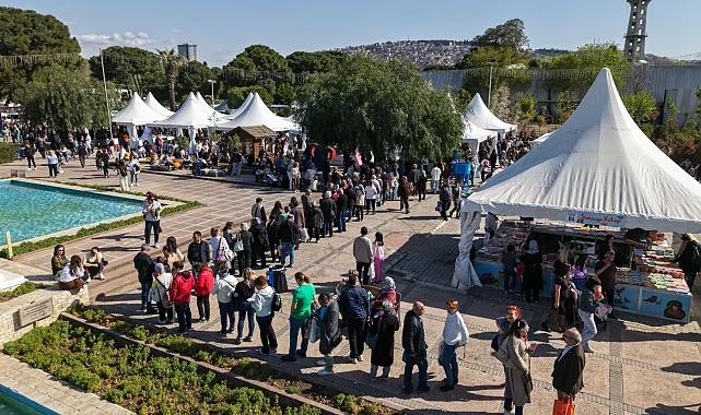 İzmirliler İZKİTAP'a akın etti