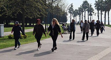 İzmitli kadınlar sağlık için yürüdü