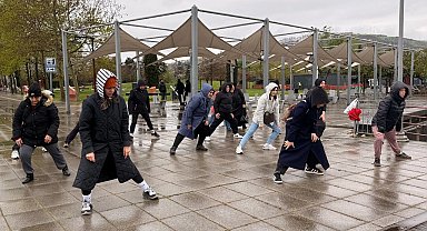 İzmit'te bayram coşkusu sağlıklı adımlarla başladı