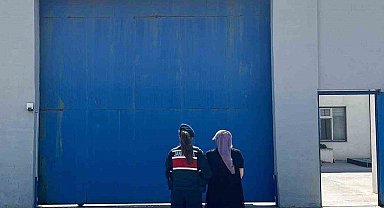 Jandarma 10 yıl hapis cezasıyla aranan şahsı yakaladı