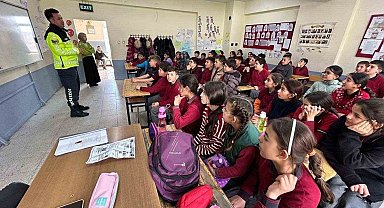 Jandarmadan 6 ilçede öğrencilere trafik eğitimi